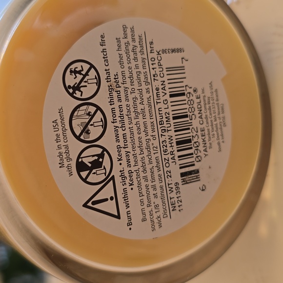 New Yankee Candle Vanilla Cupcake Dual Wick Tumbler 22 oz - Picture 9 of 10